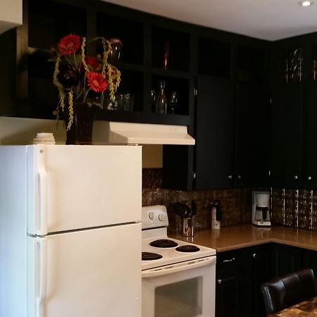 Work Play Suites Union Фредериктън Екстериор снимка
